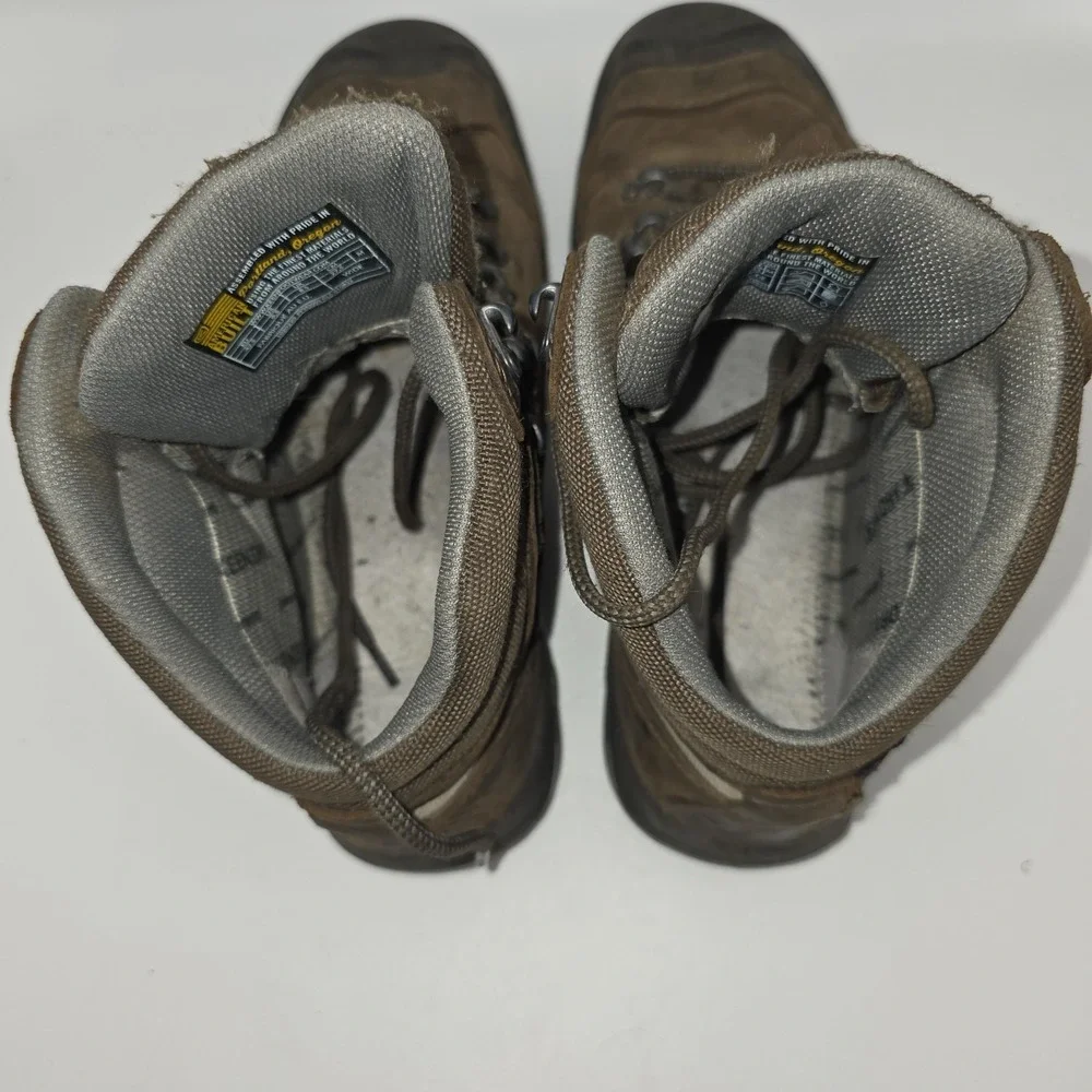 KEEN Durand II Mid Waterproof Hiking Boots Mens 9.5 Wide Brown American Built